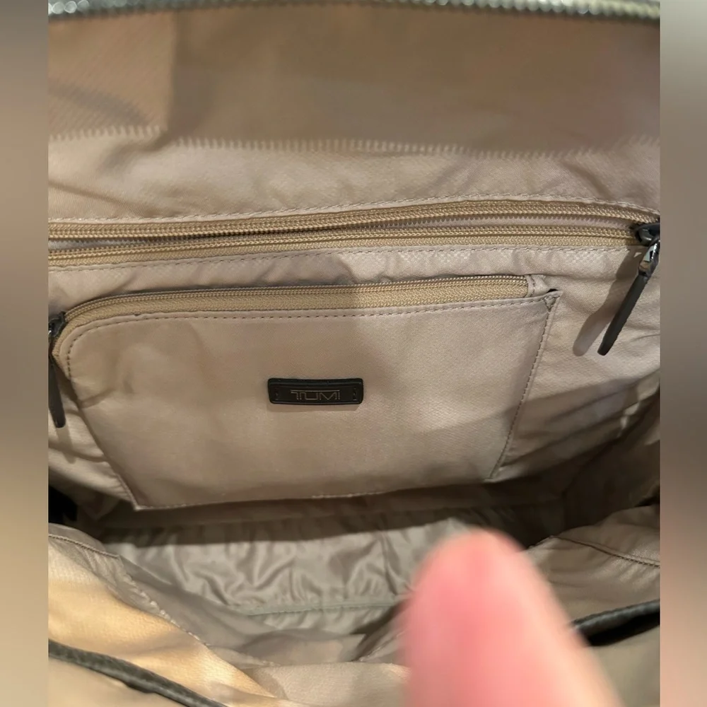 TUMI laptop bag. New without tags. Never been used. So classic - Picture 2 of 15